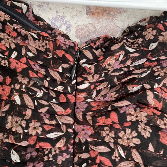 Le Chateau Maxi Dress - Picture 5 of 7